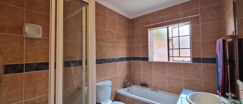 2 Bedroom Property for Sale in Mooikloof Ridge Gauteng