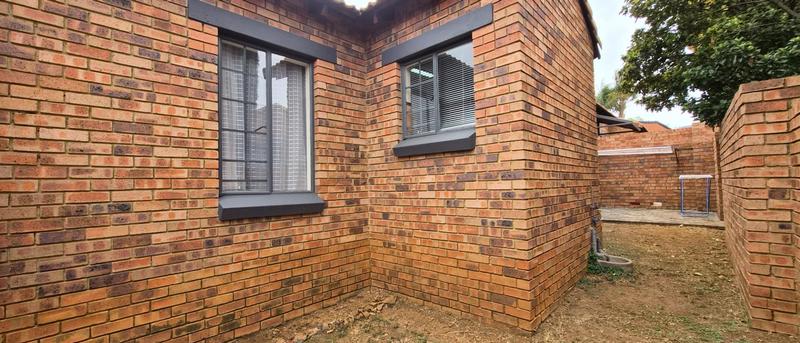 2 Bedroom Property for Sale in Mooikloof Ridge Gauteng