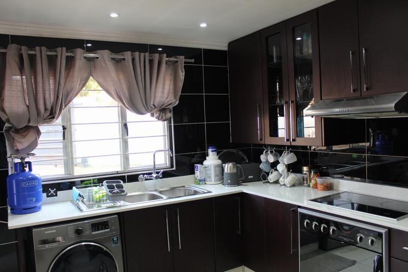4 Bedroom Property for Sale in Wilgeheuwel Gauteng