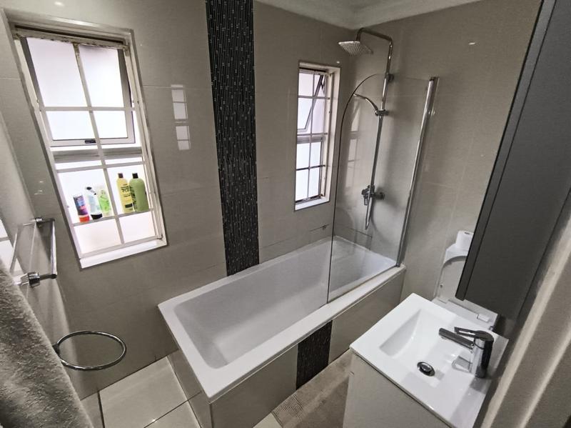 4 Bedroom Property for Sale in Wilgeheuwel Gauteng