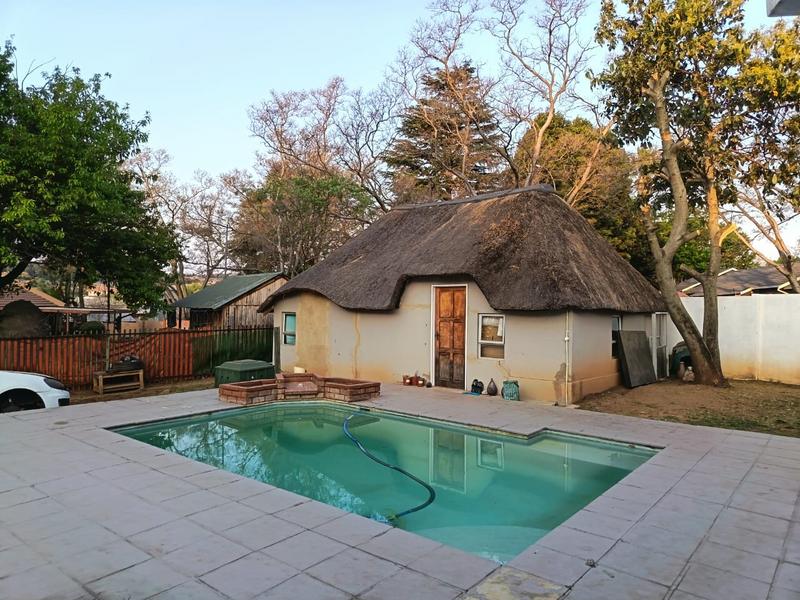 4 Bedroom Property for Sale in Wilgeheuwel Gauteng
