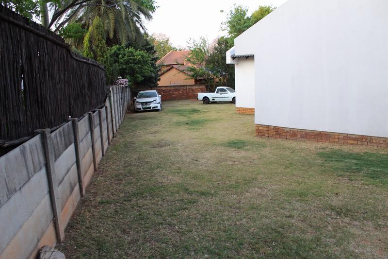 4 Bedroom Property for Sale in Wilgeheuwel Gauteng