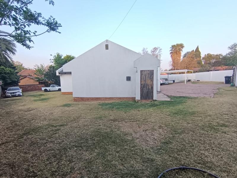 4 Bedroom Property for Sale in Wilgeheuwel Gauteng