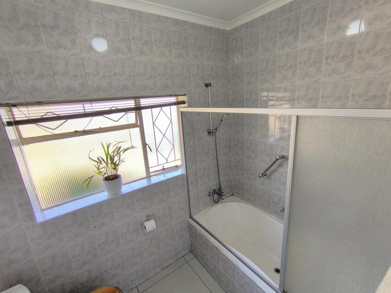 To Let 4 Bedroom Property for Rent in Parkmore Gauteng