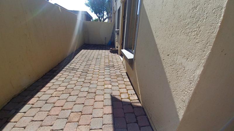 2 Bedroom Property for Sale in Annlin Gauteng
