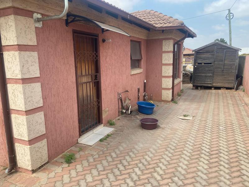 3 Bedroom Property for Sale in Olievenhoutbosch Gauteng