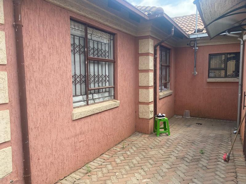 3 Bedroom Property for Sale in Olievenhoutbosch Gauteng