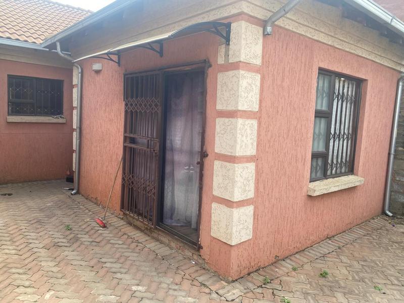 3 Bedroom Property for Sale in Olievenhoutbosch Gauteng