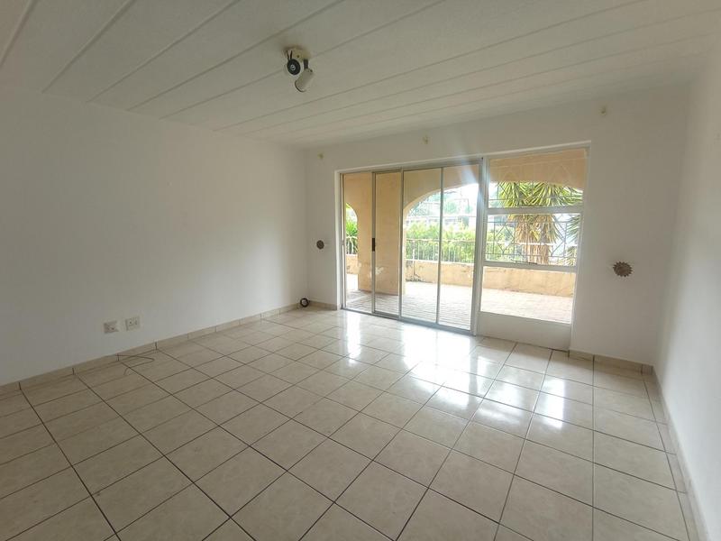 To Let 2 Bedroom Property for Rent in Florida Lake Gauteng
