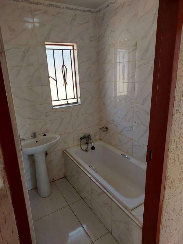 To Let 3 Bedroom Property for Rent in Protea Glen Gauteng