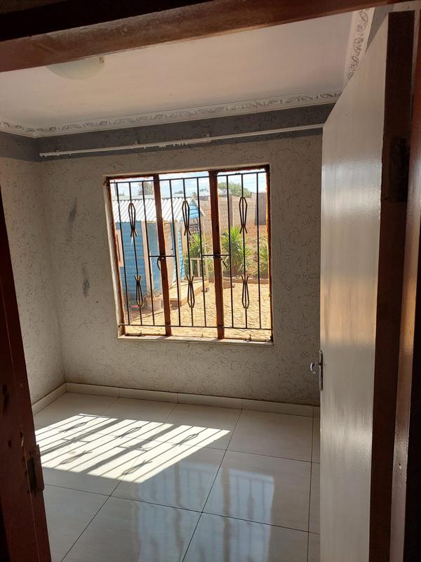 To Let 3 Bedroom Property for Rent in Protea Glen Gauteng