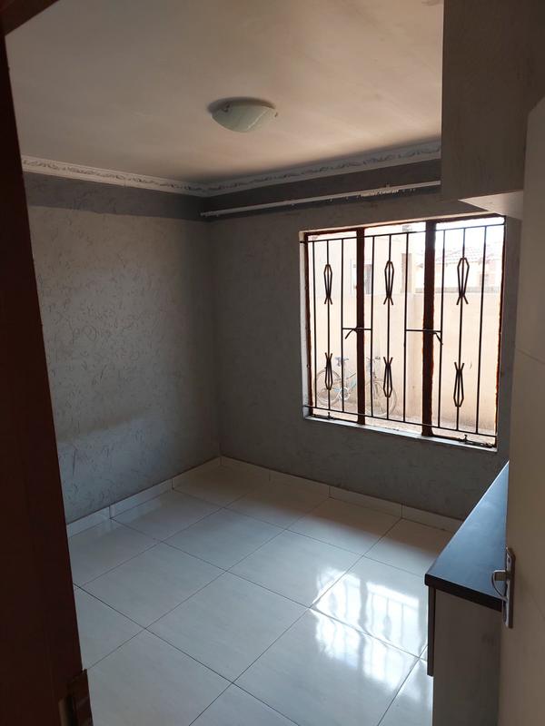 To Let 3 Bedroom Property for Rent in Protea Glen Gauteng