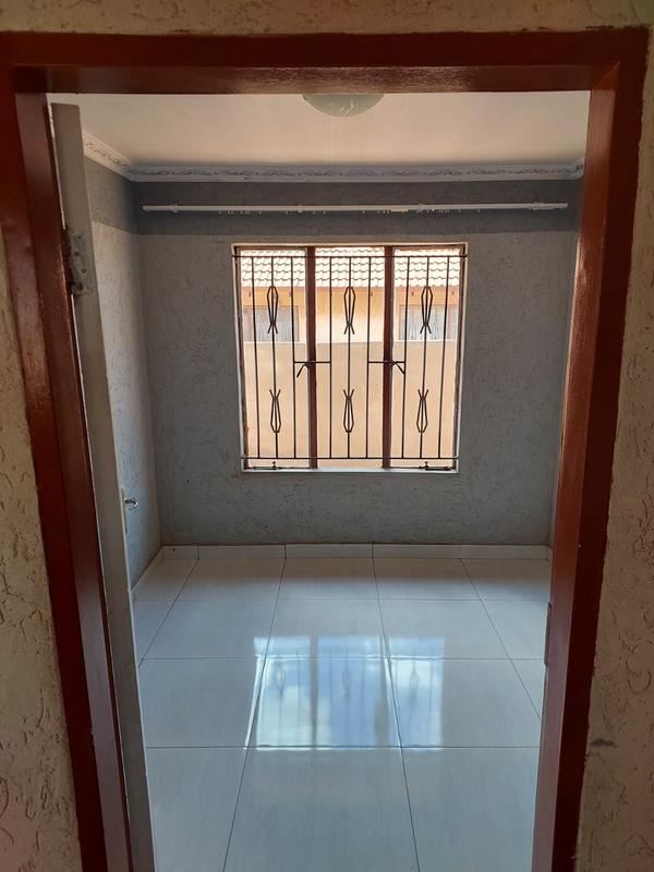 To Let 3 Bedroom Property for Rent in Protea Glen Gauteng