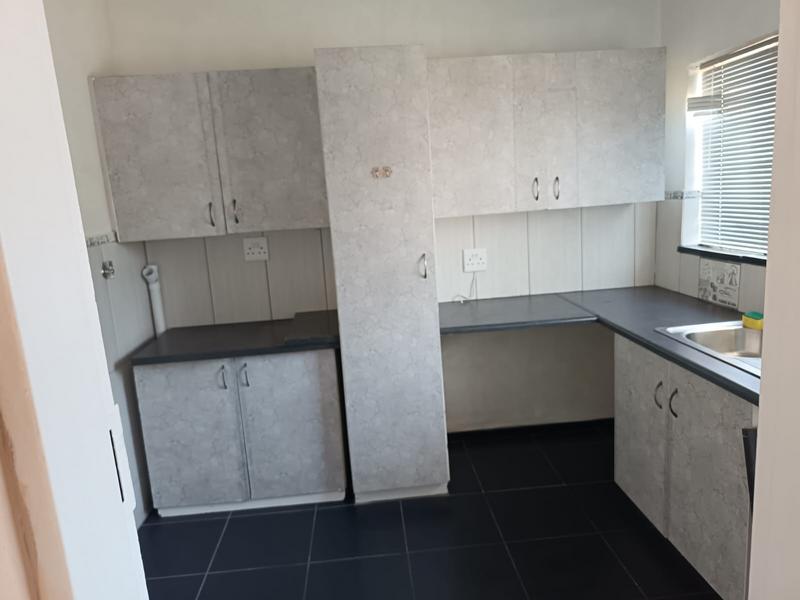 To Let 1 Bedroom Property for Rent in Selwyn Gauteng