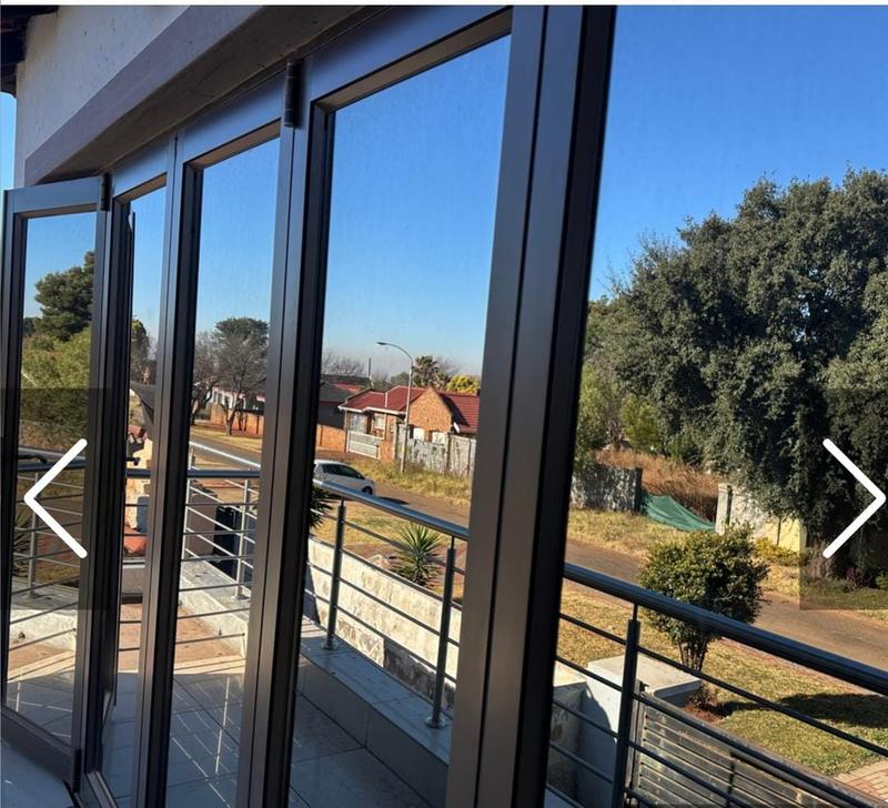 3 Bedroom Property for Sale in Dawn Park Gauteng