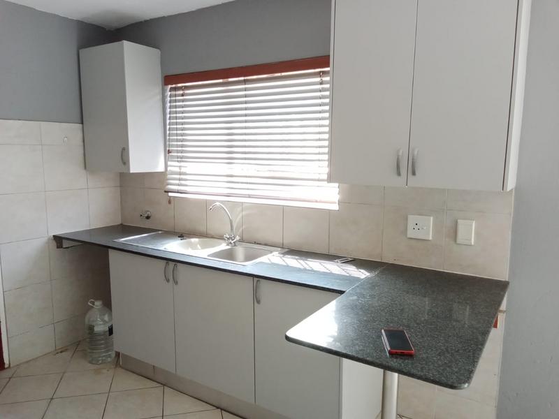 To Let 2 Bedroom Property for Rent in Groeneweide Gauteng