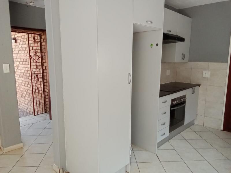 To Let 2 Bedroom Property for Rent in Groeneweide Gauteng