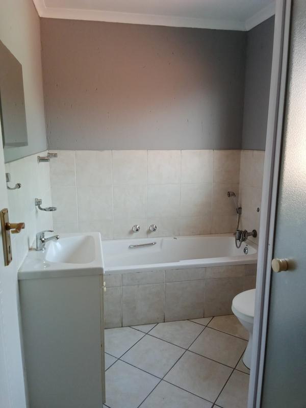 To Let 2 Bedroom Property for Rent in Groeneweide Gauteng