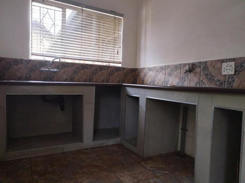 To Let 4 Bedroom Property for Rent in Brackenhurst Gauteng