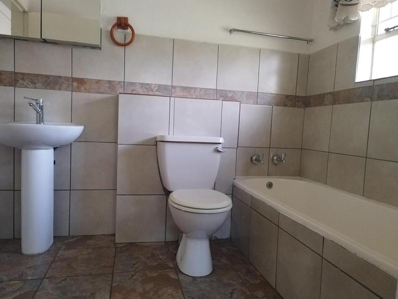 To Let 4 Bedroom Property for Rent in Brackenhurst Gauteng