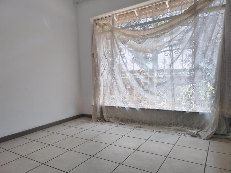 To Let 4 Bedroom Property for Rent in Brackenhurst Gauteng