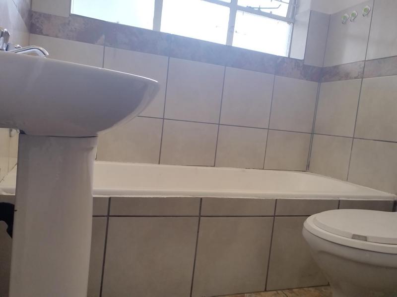 To Let 4 Bedroom Property for Rent in Brackenhurst Gauteng