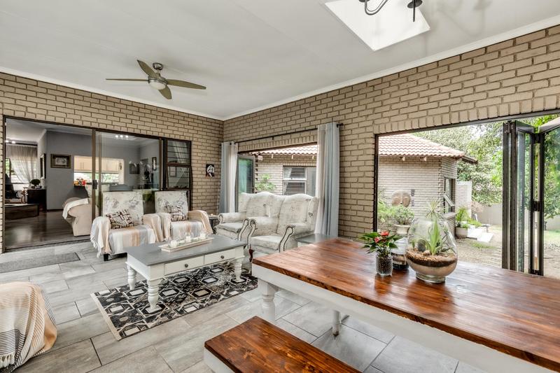 5 Bedroom Property for Sale in Fourways Gardens Gauteng