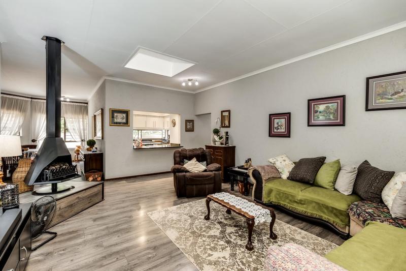 5 Bedroom Property for Sale in Fourways Gardens Gauteng