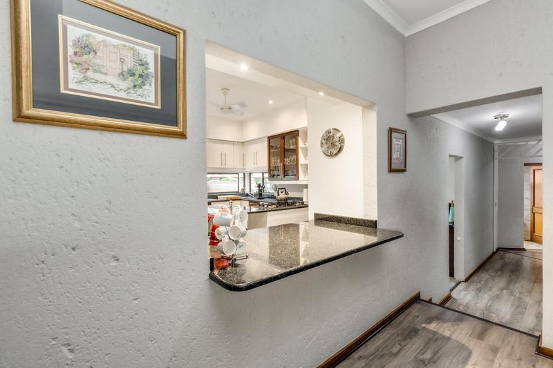 5 Bedroom Property for Sale in Fourways Gardens Gauteng