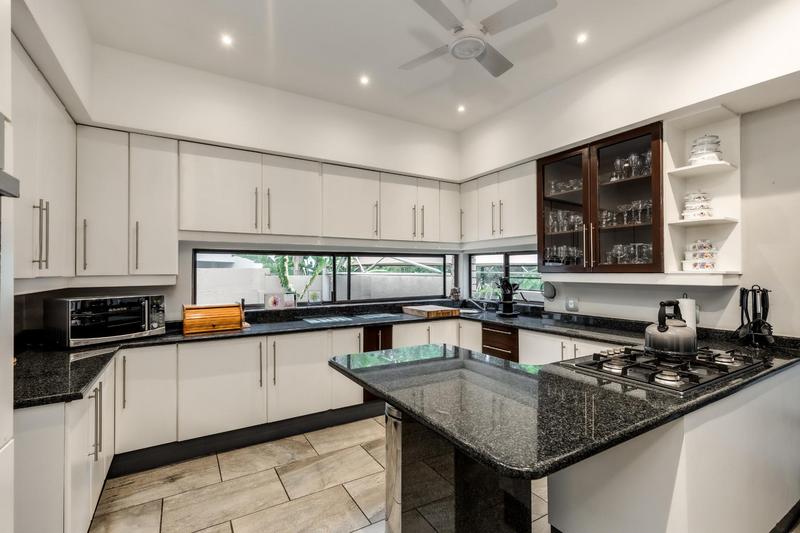 5 Bedroom Property for Sale in Fourways Gardens Gauteng