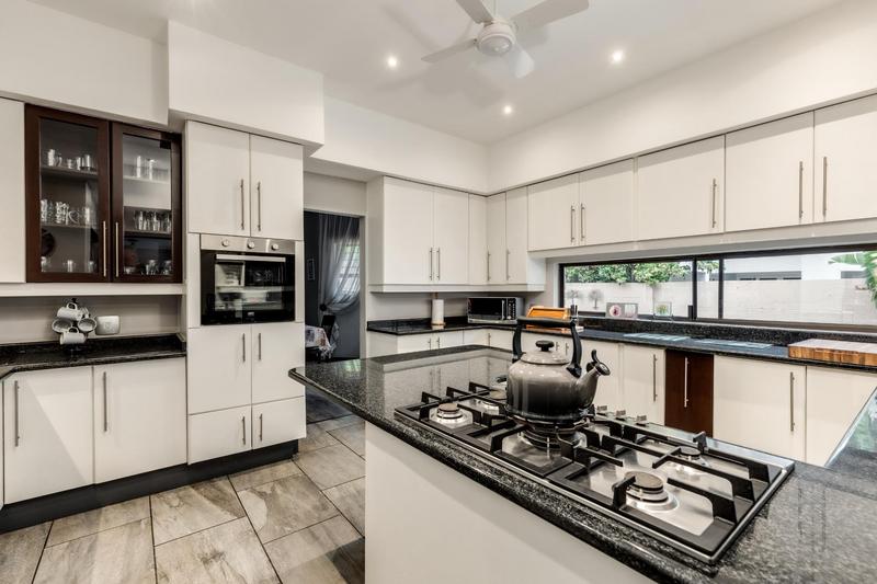 5 Bedroom Property for Sale in Fourways Gardens Gauteng