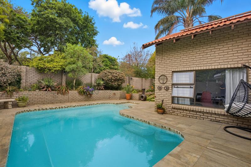 5 Bedroom Property for Sale in Fourways Gardens Gauteng