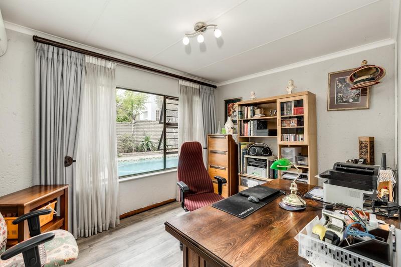 5 Bedroom Property for Sale in Fourways Gardens Gauteng