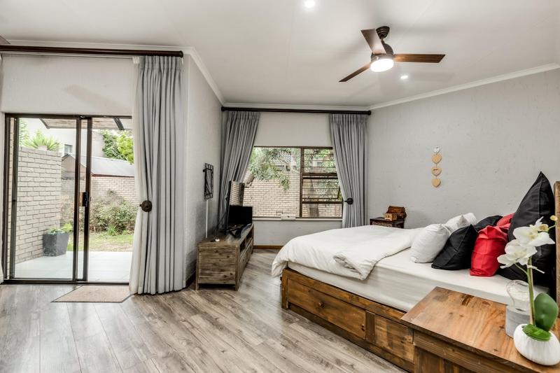 5 Bedroom Property for Sale in Fourways Gardens Gauteng