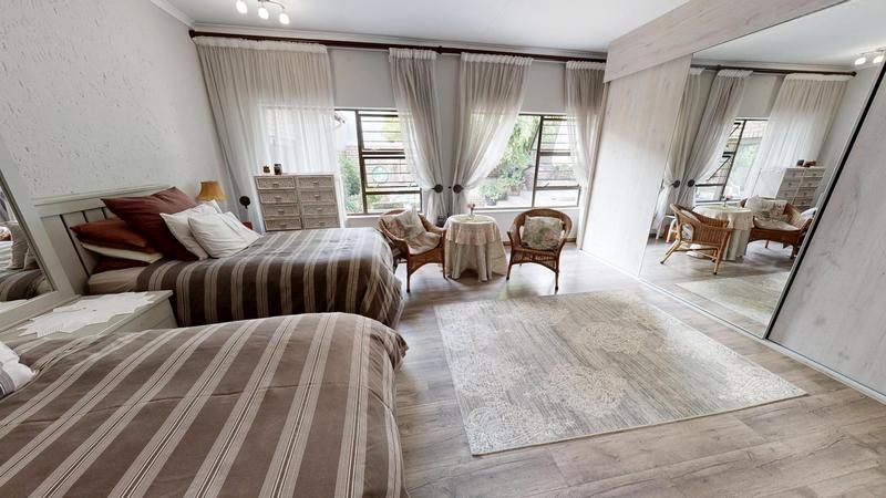 5 Bedroom Property for Sale in Fourways Gardens Gauteng