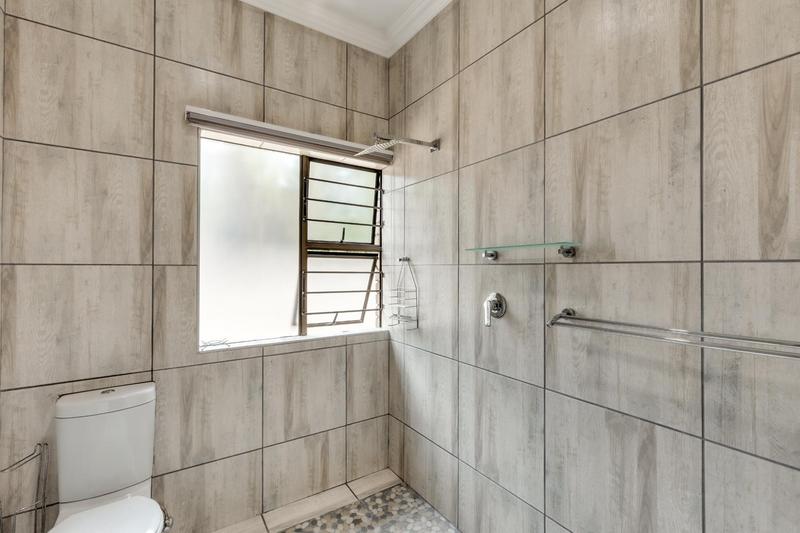 5 Bedroom Property for Sale in Fourways Gardens Gauteng