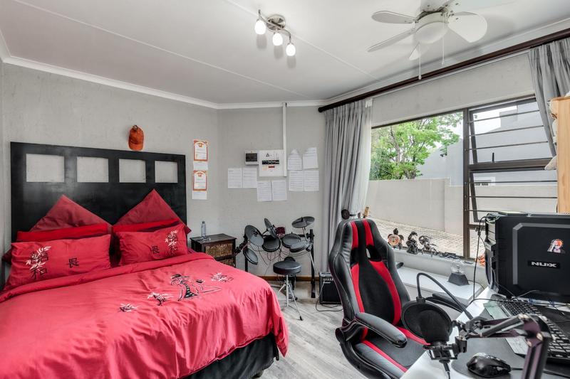 5 Bedroom Property for Sale in Fourways Gardens Gauteng