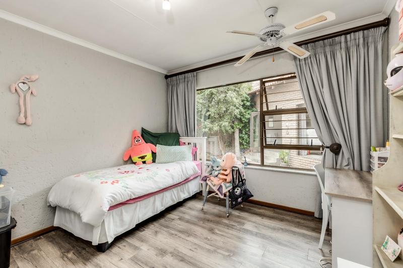 5 Bedroom Property for Sale in Fourways Gardens Gauteng