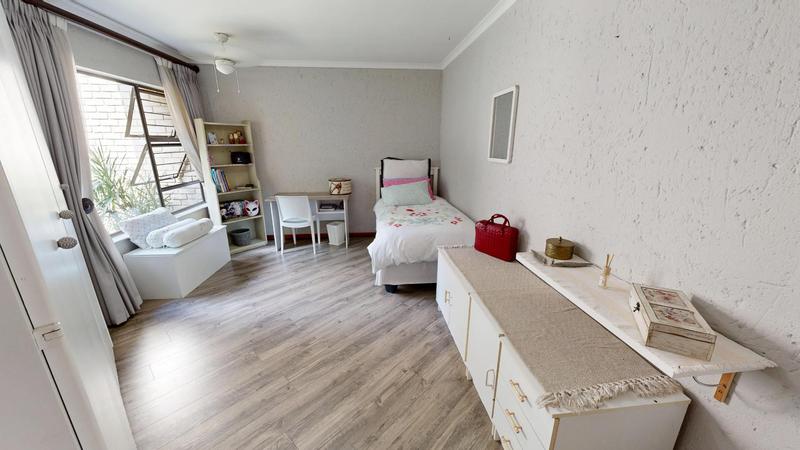5 Bedroom Property for Sale in Fourways Gardens Gauteng