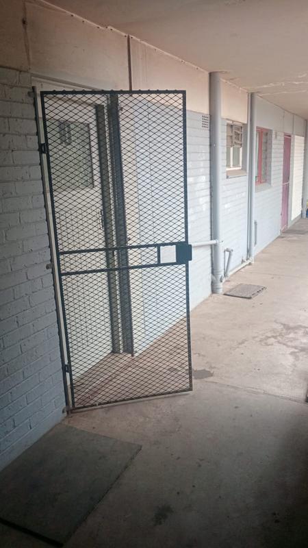 1 Bedroom Property for Sale in South Hills Gauteng