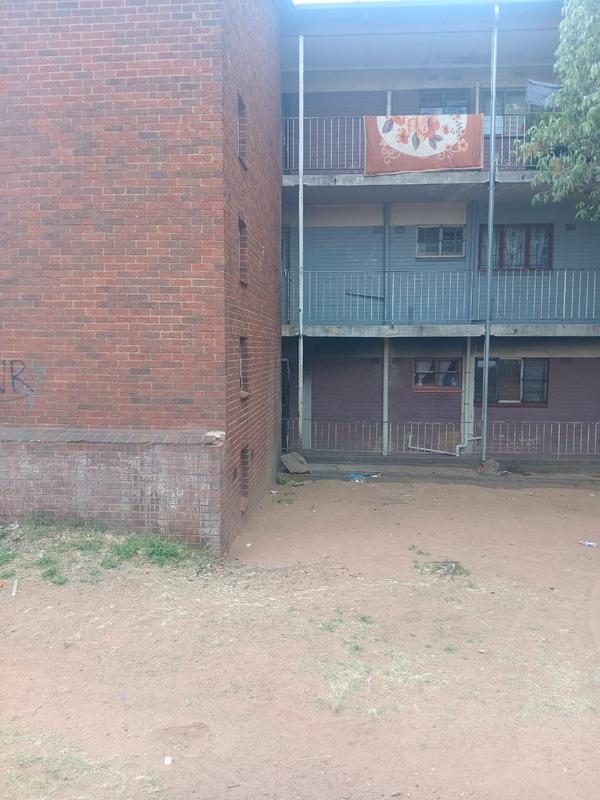 1 Bedroom Property for Sale in South Hills Gauteng
