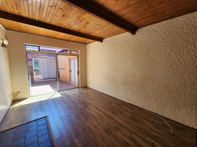 To Let 3 Bedroom Property for Rent in Weltevreden Park Gauteng
