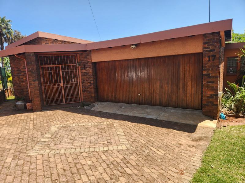 To Let 3 Bedroom Property for Rent in Weltevreden Park Gauteng