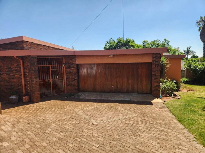 To Let 3 Bedroom Property for Rent in Weltevreden Park Gauteng