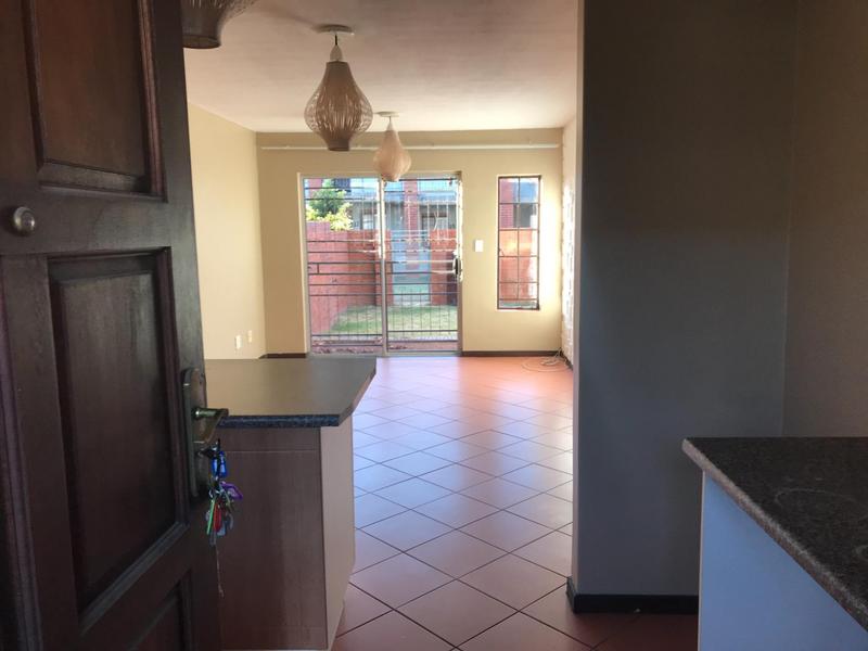To Let 2 Bedroom Property for Rent in Mooikloof Ridge Gauteng