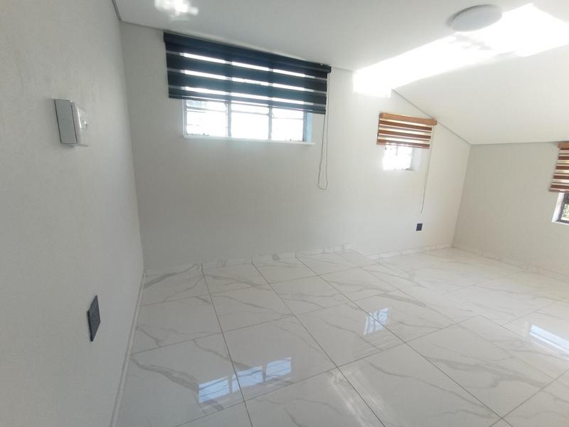 To Let 1 Bedroom Property for Rent in Fairland Gauteng