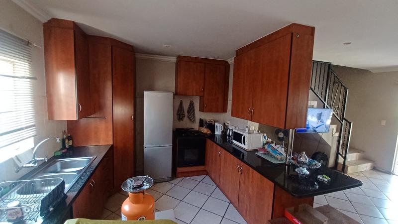 2 Bedroom Property for Sale in Annlin Gauteng