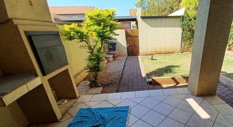 2 Bedroom Property for Sale in Annlin Gauteng