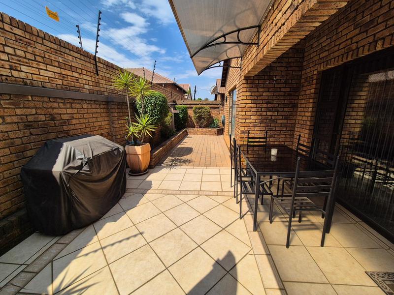 3 Bedroom Property for Sale in New Redruth Gauteng
