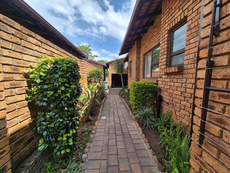 3 Bedroom Property for Sale in New Redruth Gauteng